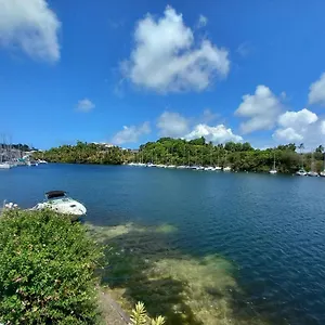 https://appartement-cosy-avec-jacuzzi-a-la-marina.comcaribbean.com